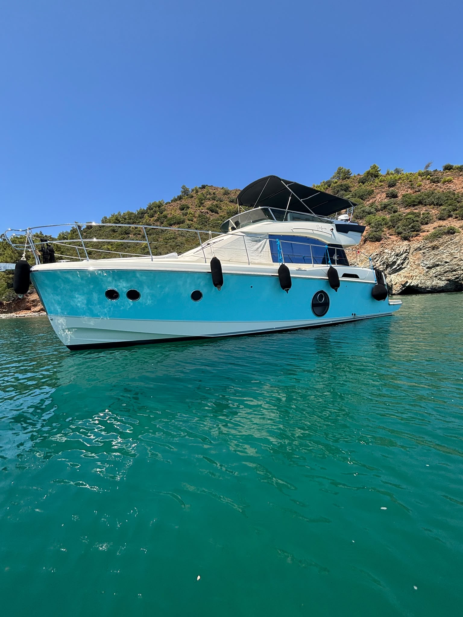 Fethiye'de «Dafn» Yat Kiralama – Yarımada koylarında özel tekne turu
